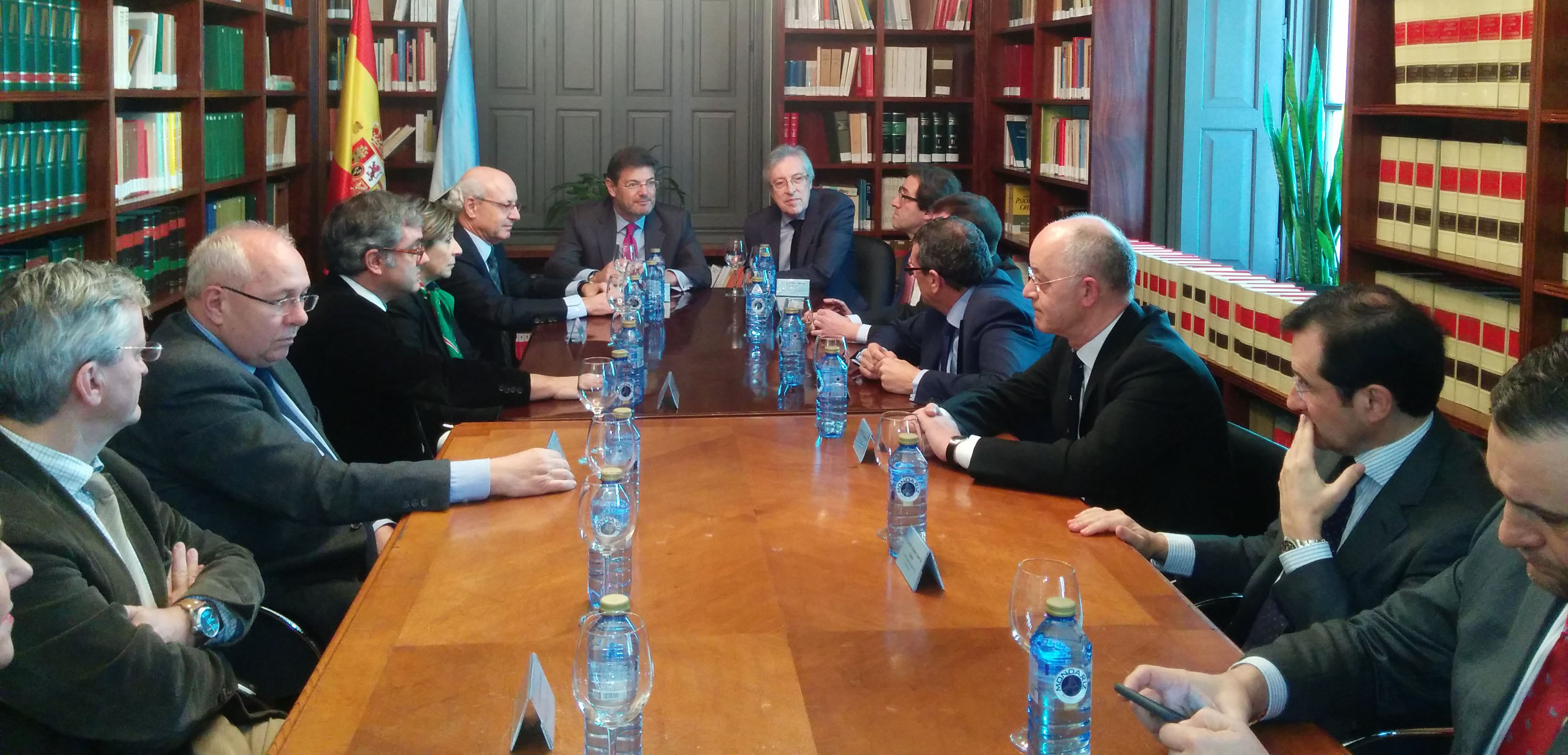 Visita del ministro de Justicia en funciones a la Audiencia de Pontevedra